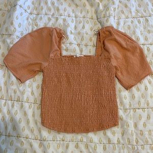 NWOT Clad and Cloth Puff Sleeve Shirred Top